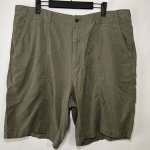 Tommy Bahama Shorts Men Size 40 Green 9” Inseam Cargo Stretch Waist Tencel Blend